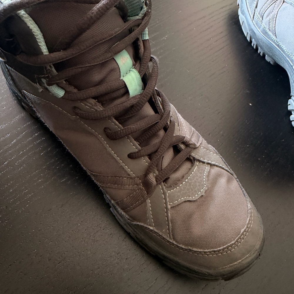 Quechua Gray and Mint Hiking Boots - Picture 4 of 10